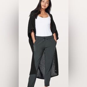 Lululemon Women’s‎ Rejuvenate Wrap Scarf Snap Black Ribbed Striped Size O/S